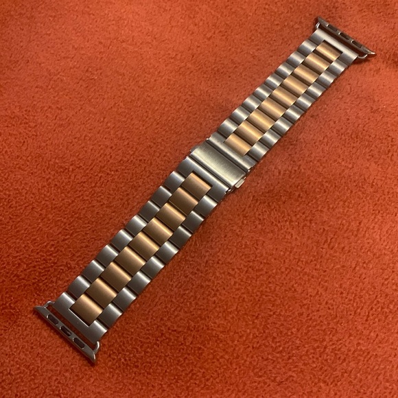 Apple Watch Band Stainless steel and gold 42 mm BRAND NEW !!! - Picture 1 of 4